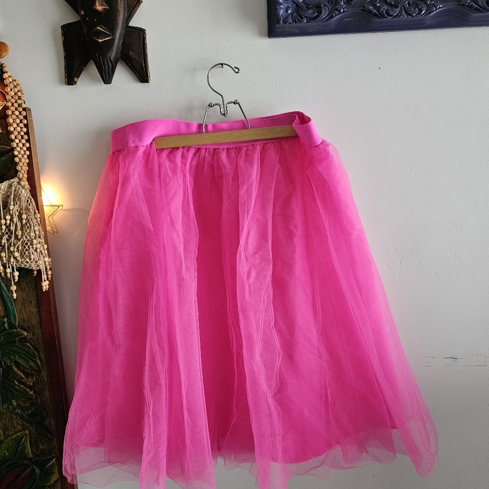 NWT 1X Vibrant Pink Tulle Skirt, Flirty, Playful, Fun Plus Size Tutu